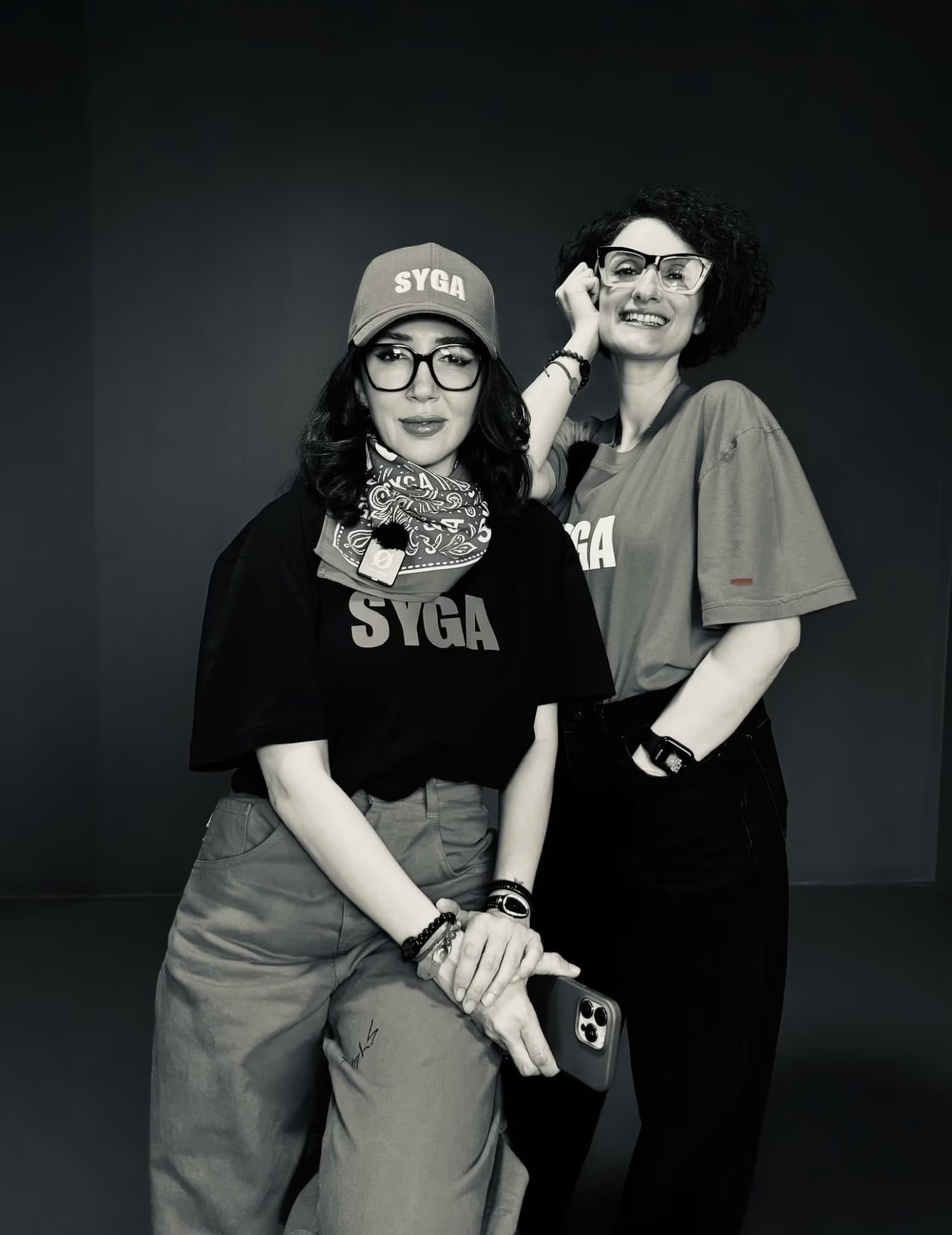 D'GALS team portrait in the studio